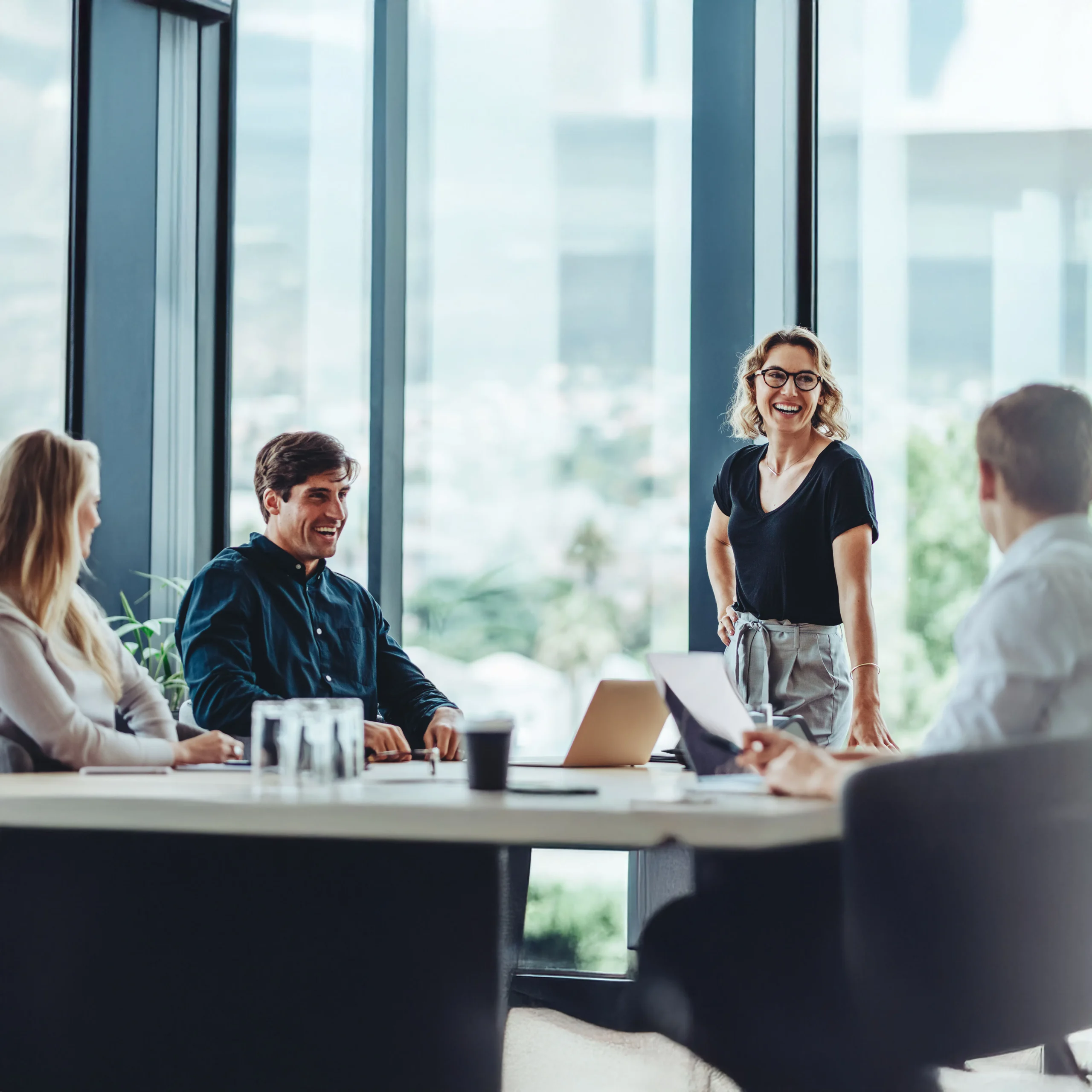 Team collaboration representing Retensa’s confidential approach to uncovering true reasons for employee turnover.